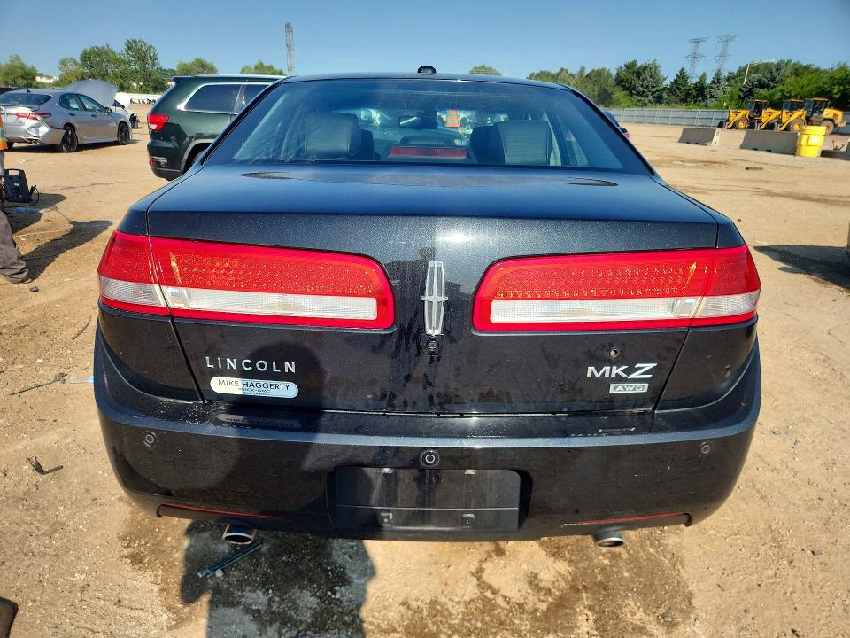 Фото 6 с аукциона – 2011 LINCOLN MKZ с VIN 3LNHL2JC7BR755630