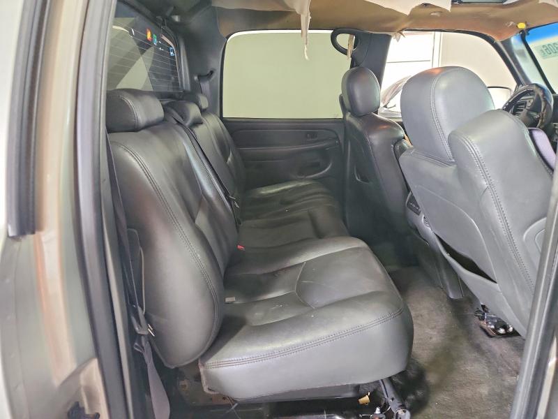 Photo 10 from auction – 2004 CHEVROLET AVALANCHE with VIN 3GNEK12T74G169258