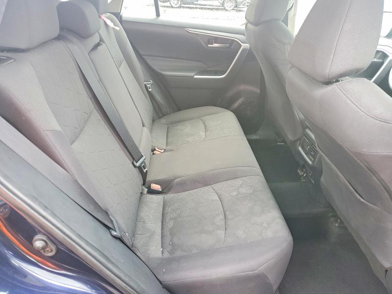 Photo 11 from auction – 2021 TOYOTA RAV4 with VIN 2T3P1RFV6MW212406