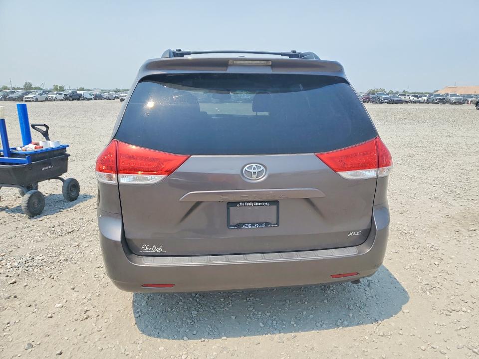 Photo 6 from auction – 2013 TOYOTA SIENNA with VIN 5TDYK3DC7DS369797