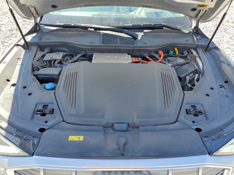 Photo 12 from auction – 2019 AUDI E-TRON with VIN WA1VAAGE4KB020182