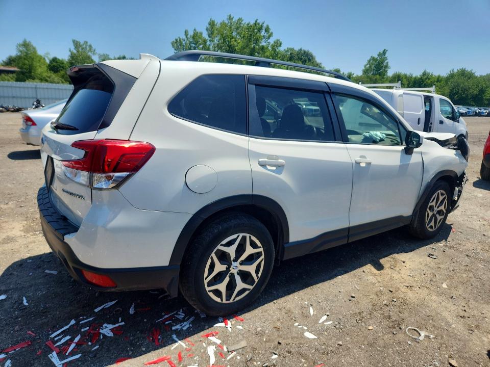Photo 3 from auction – 2019 SUBARU FORESTER with VIN JF2SKAEC2KH572396