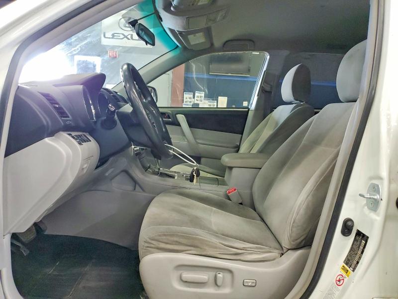 Photo 7 from auction – 2012 TOYOTA HIGHLANDER with VIN JTEBC3EH3C2009781