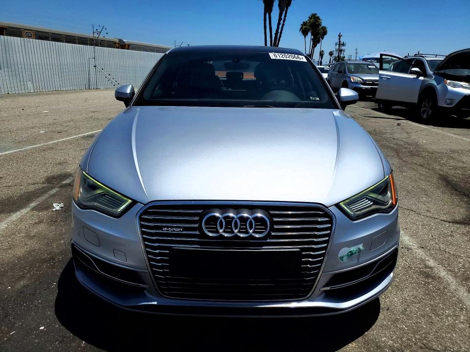 Photo 5 from auction – 2016 AUDI A3 with VIN WAUTPBFF9GA090069
