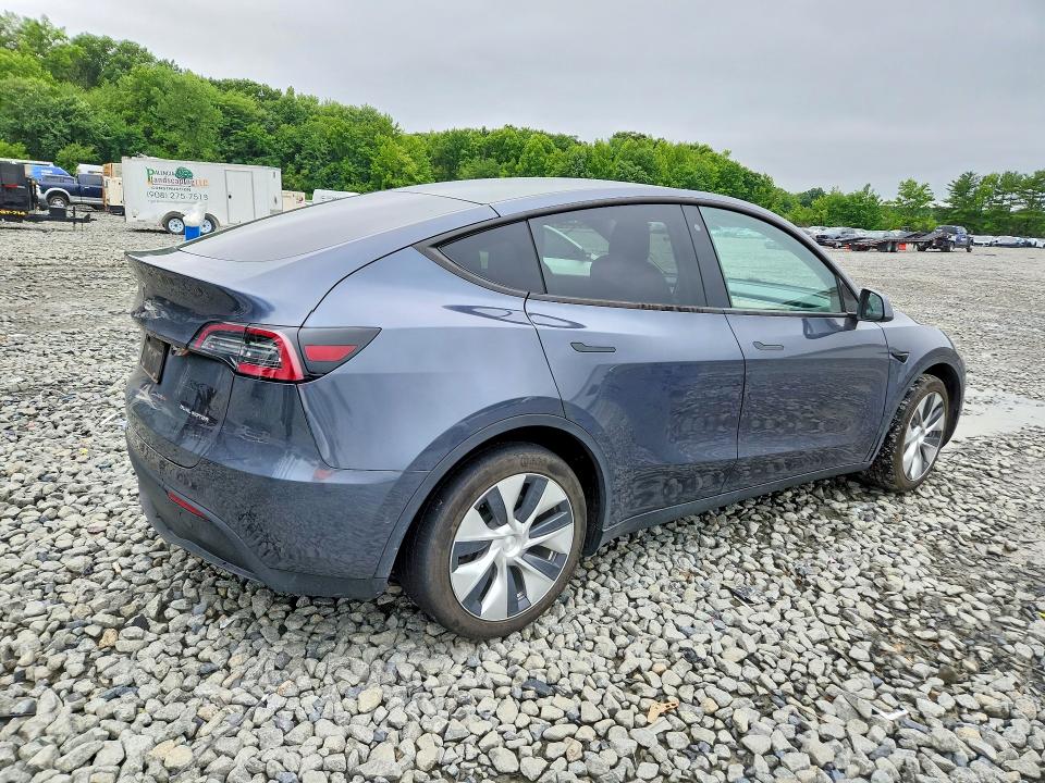 Photo 3 from auction – 2020 TESLA MODEL Y with VIN 5YJYGDEE8LF031593