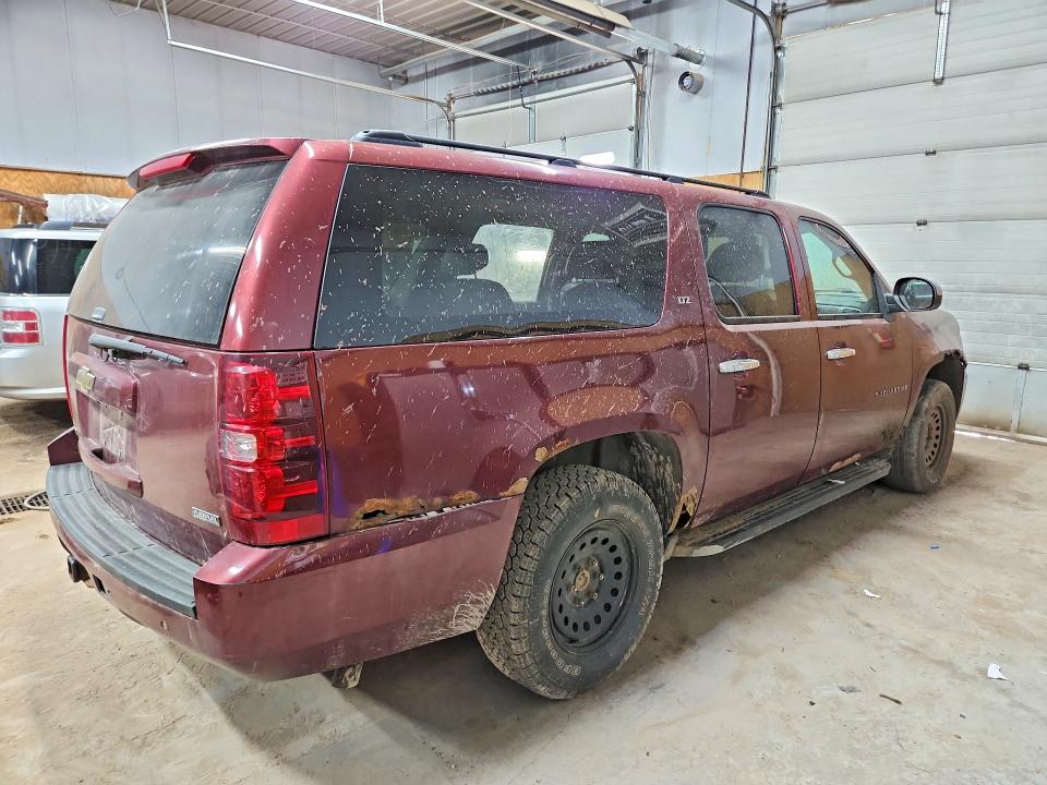 Photo 3 from auction – 2008 CHEVROLET SUBURBAN with VIN 1GNFK16388J232595