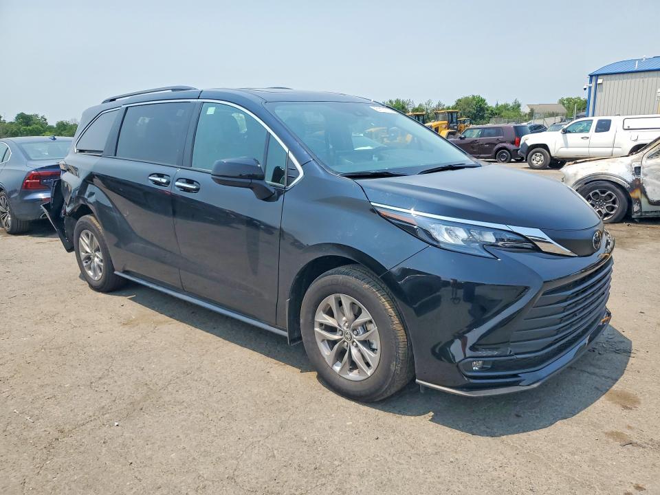 Photo 4 from auction – 2026 TOYOTA SIENNA with VIN 5TDYSKFCXTS261583