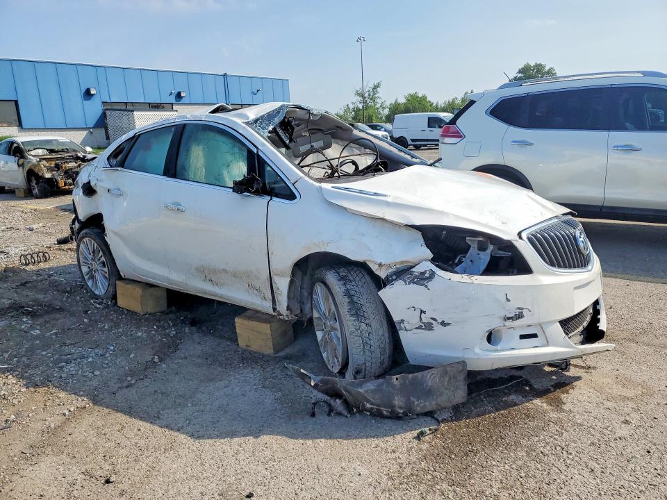 Photo 4 from auction – 2014 BUICK VERANO with VIN 1G4PP5SK5E4152910