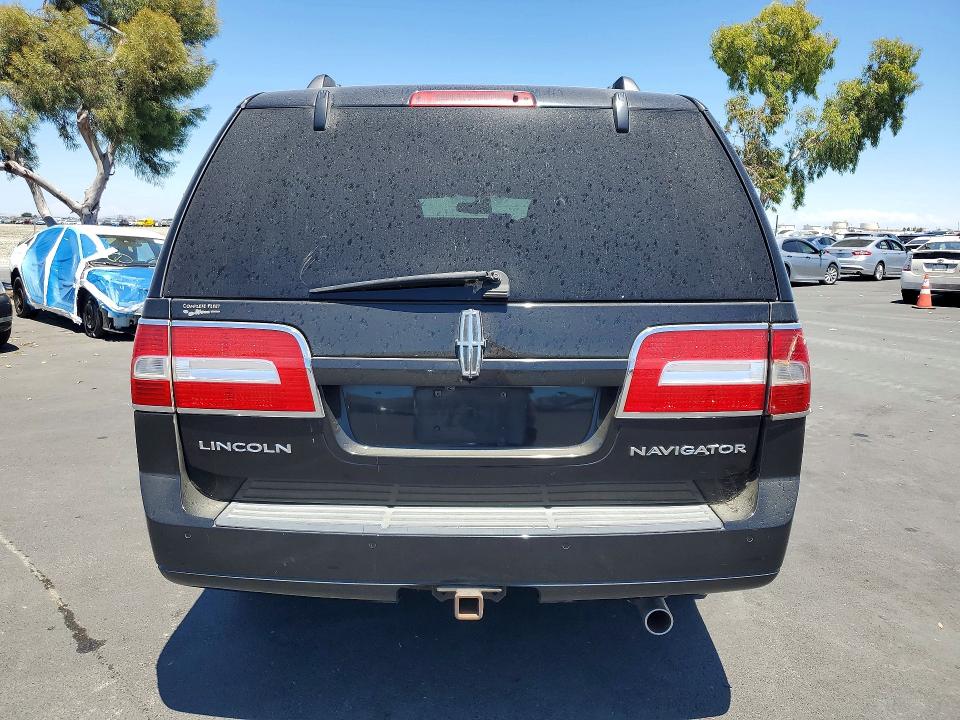 Photo 6 from auction – 2011 LINCOLN NAVIGATOR with VIN 5LMJJ3J57BEJ00432