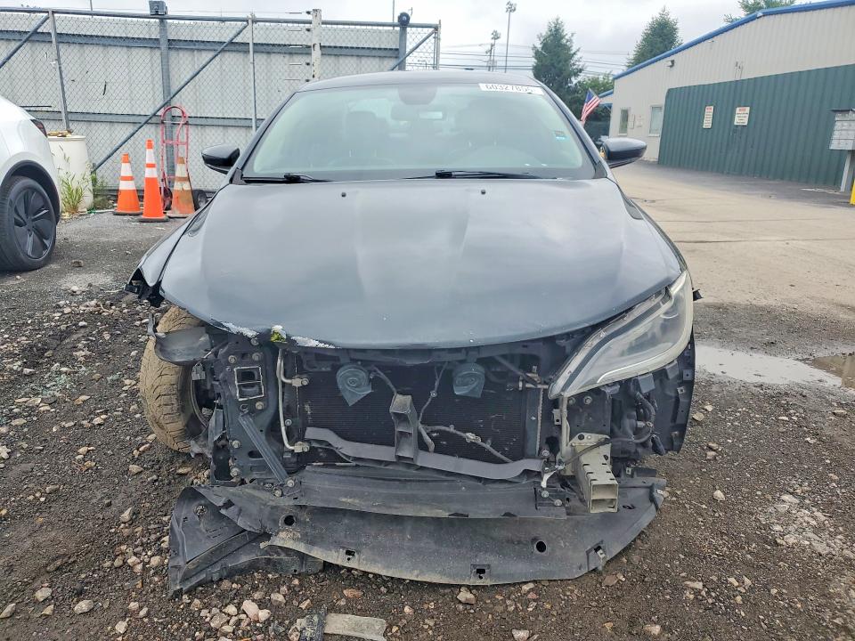 Photo 5 from auction – 2017 CHRYSLER 200 with VIN 1C3CCCAB5HN507551