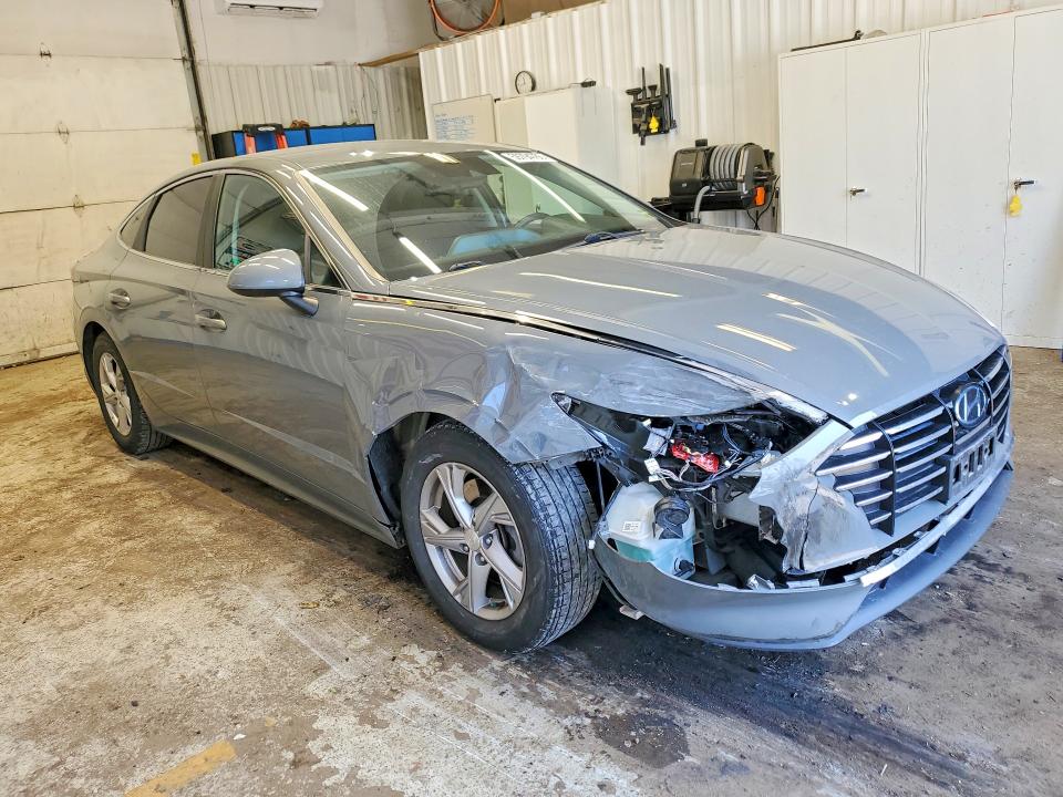 Photo 4 from auction – 2020 HYUNDAI SONATA with VIN 5NPEG4JA1LH042202