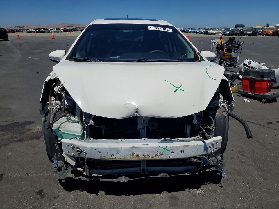 Photo 5 from auction – 2012 TOYOTA PRIUS C with VIN JTDKDTB34C1021843