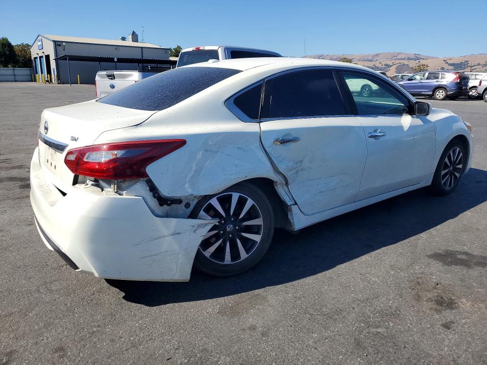 Photo 3 from auction – 2018 NISSAN ALTIMA with VIN 1N4AL3AP9JC163826