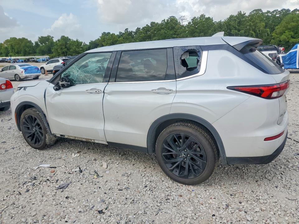 Photo 2 from auction – 2022 MITSUBISHI OUTLANDER with VIN JA4J3UA84NZ058889