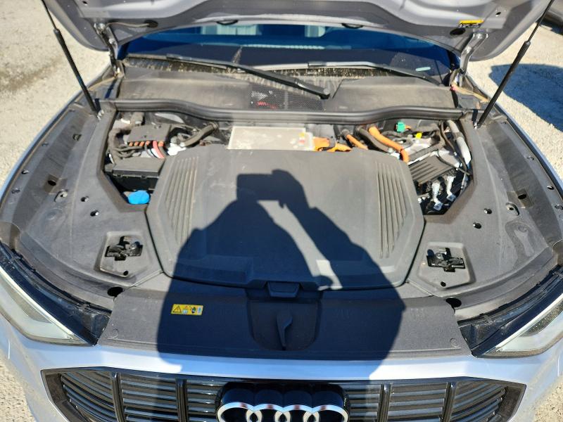 Photo 12 from auction – 2021 AUDI E-TRON with VIN WA1VABGEXMB010720