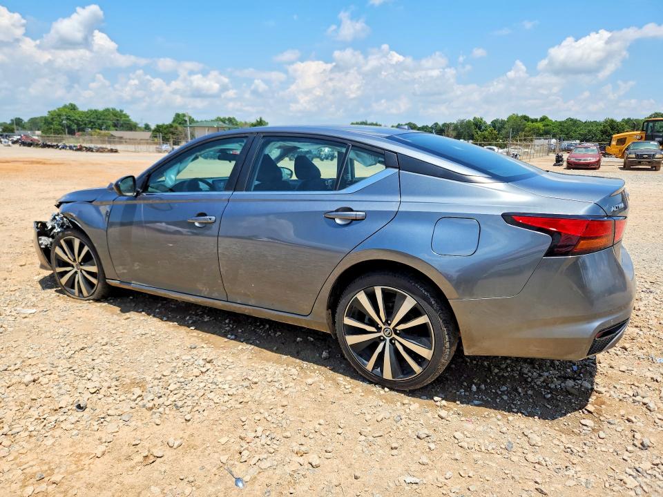 Photo 2 from auction – 2020 NISSAN ALTIMA with VIN 1N4BL4CW4LC121145