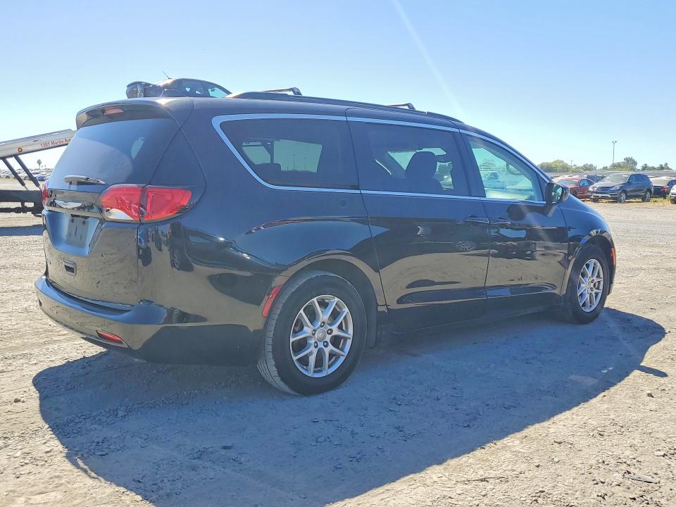 Photo 3 from auction – 2020 CHRYSLER VOYAGER with VIN 2C4RC1DG3LR266148