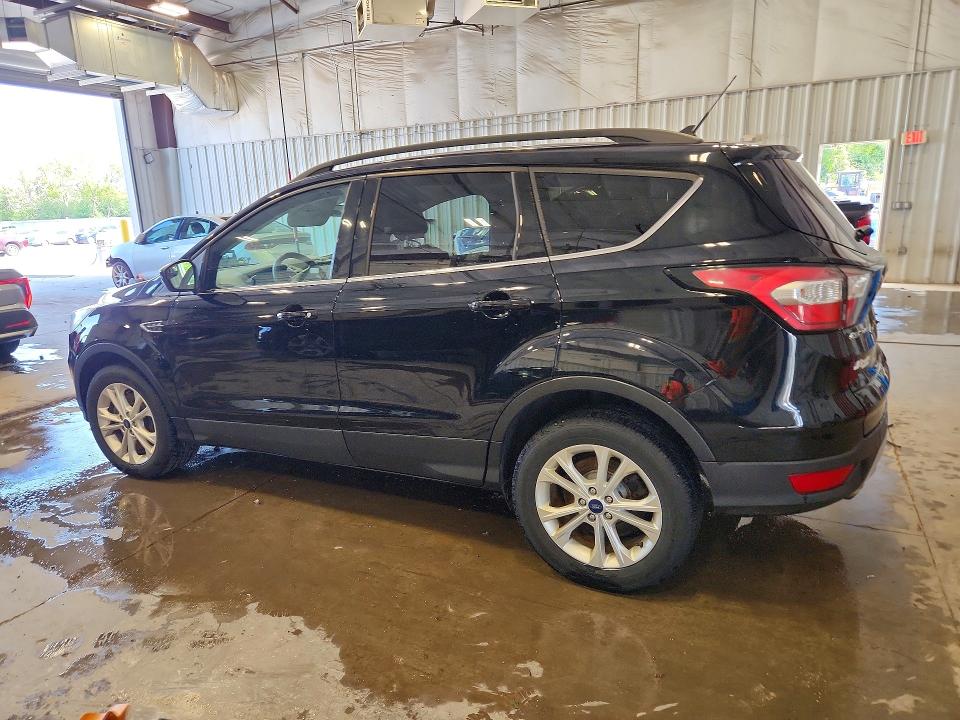 Photo 2 from auction – 2018 FORD ESCAPE with VIN 1FMCU9GD4JUC18236