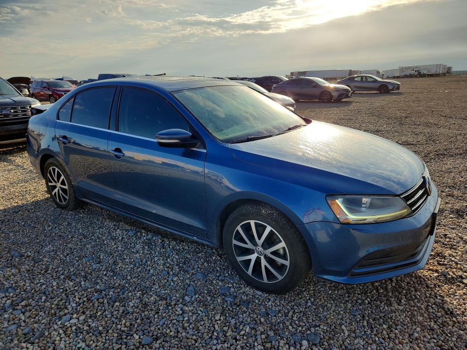 Photo 4 from auction – 2017 VOLKSWAGEN JETTA with VIN 3VWDB7AJ1HM275409
