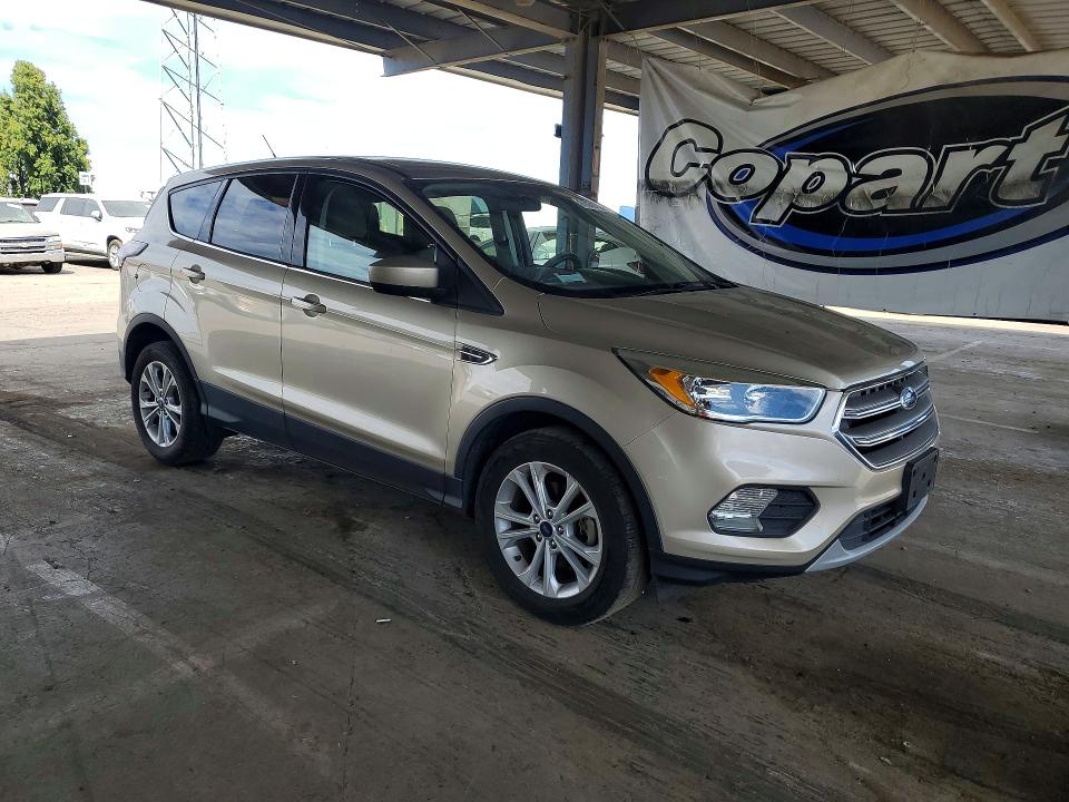 Photo 4 from auction – 2017 FORD ESCAPE with VIN 1FMCU0GD1HUA54692