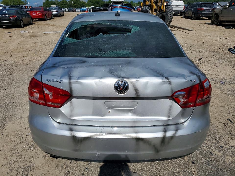 Photo 6 from auction – 2015 VOLKSWAGEN PASSAT with VIN 1VWAS7A37FC074438