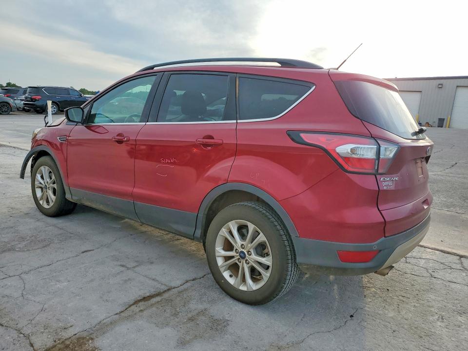 Photo 2 from auction – 2017 FORD ESCAPE with VIN 1FMCU0GD5HUC27209
