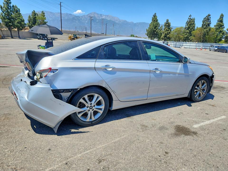Photo 3 from auction – 2013 HYUNDAI SONATA with VIN 5NPEC4AC4DH630223