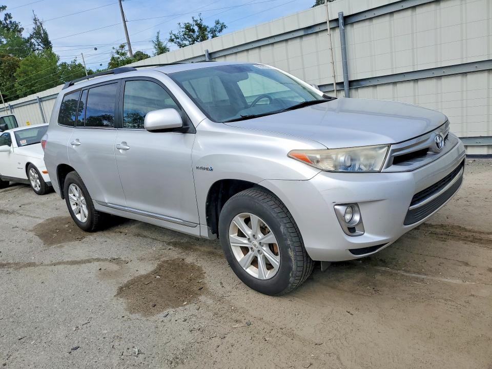 Photo 4 from auction – 2011 TOYOTA HIGHLANDER with VIN JTEBC3EH8B2001903