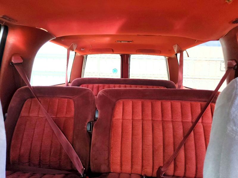 Photo 10 from auction – 1992 GMC SUBURBAN with VIN 1GKEC16K2NJ728713