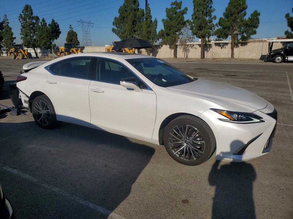 Photo 4 from auction – 2024 LEXUS ES 300H with VIN 58ADA1C13RU038793