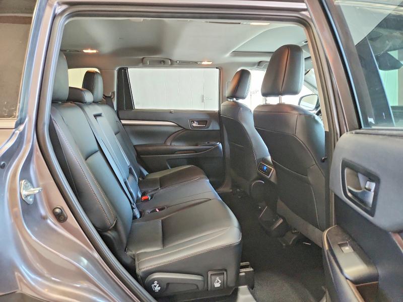 Photo 11 from auction – 2019 TOYOTA HIGHLANDER with VIN 5TDJZRFH7KS630044