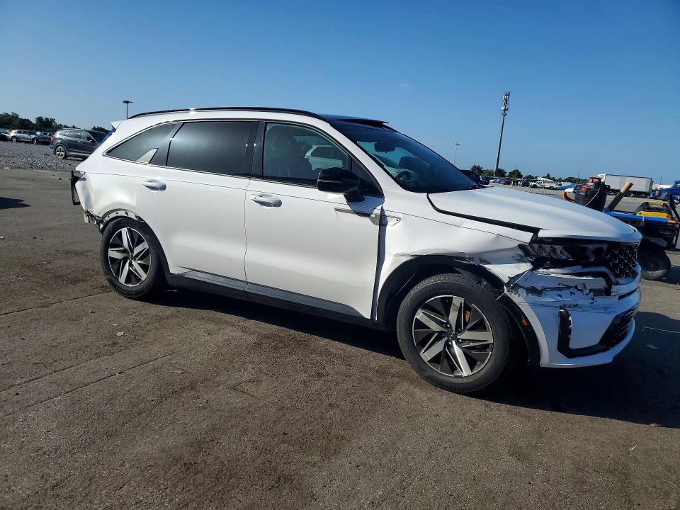 Photo 4 from auction – 2023 KIA SORENTO with VIN 5XYRL4LC1PG218996