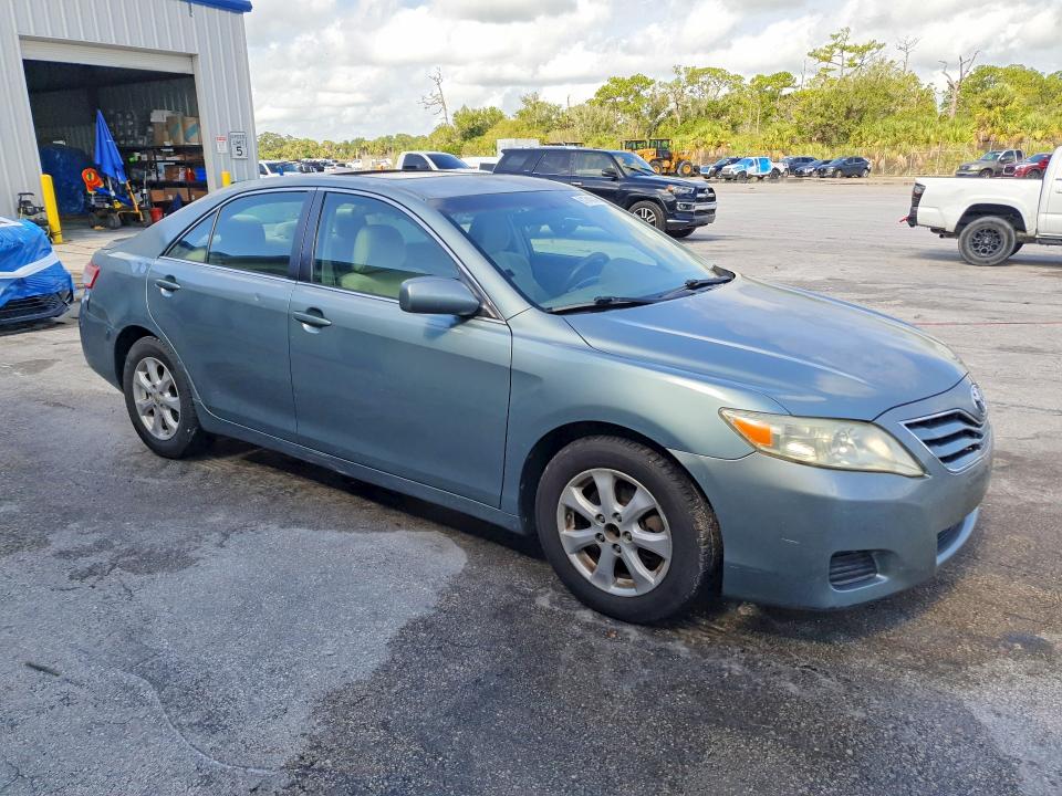 Photo 4 from auction – 2011 TOYOTA CAMRY with VIN 4T1BF3EKXBU672139