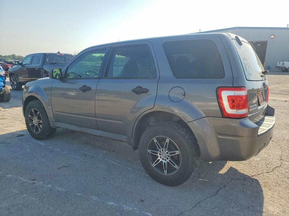 Photo 2 from auction – 2011 FORD ESCAPE with VIN 1FMCU0C70BKB25481
