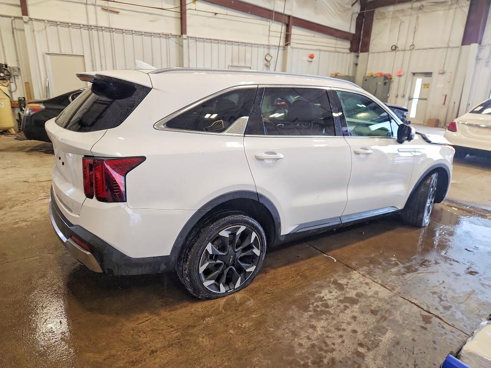 Photo 3 from auction – 2024 KIA SORENTO with VIN 5XYRK4JF8RG304292