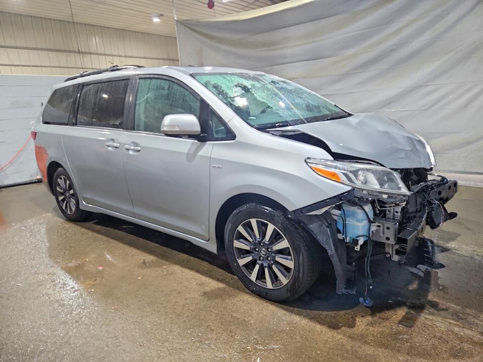 Photo 4 from auction – 2020 TOYOTA SIENNA with VIN 5TDDZ3DC3LS241453