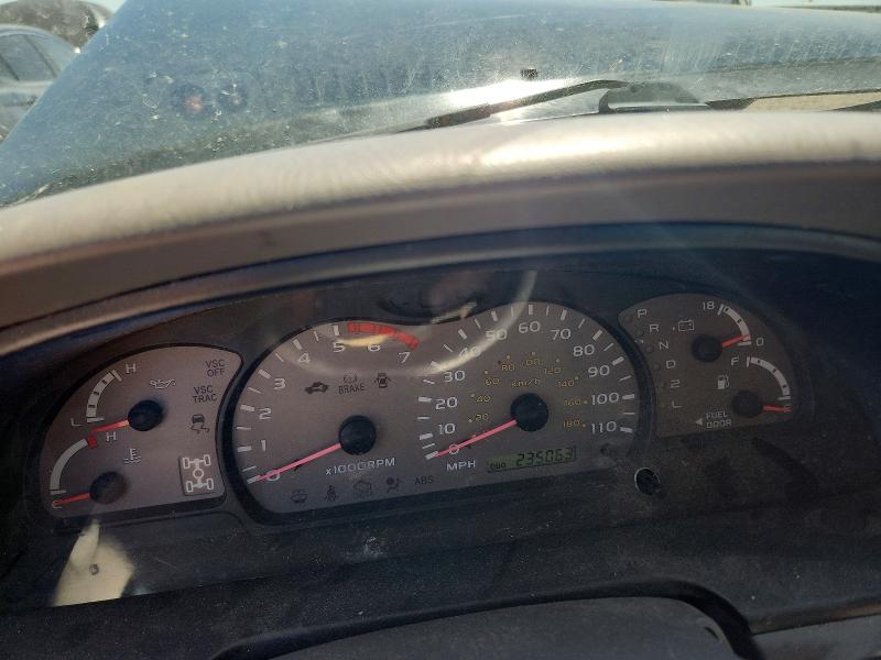 Photo 9 from auction – 2002 TOYOTA SEQUOIA with VIN 5TDBT48A82S080944