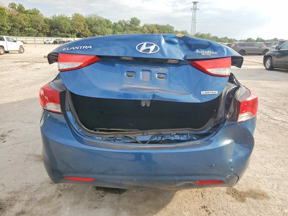 Photo 6 from auction – 2013 HYUNDAI ELANTRA with VIN KMHDH4AE9DU976381