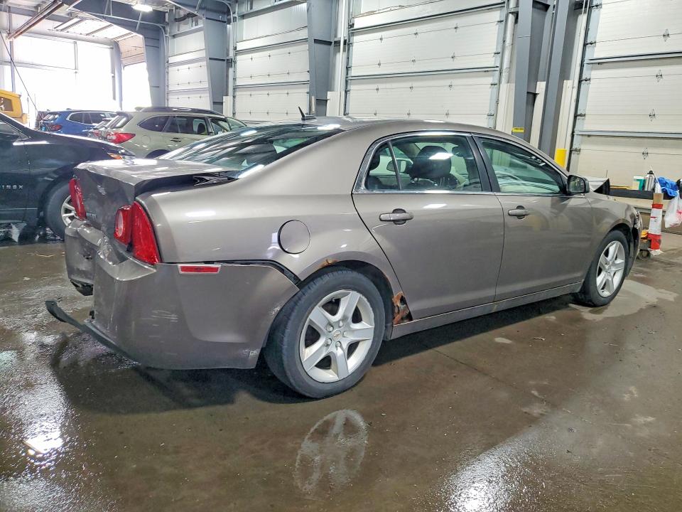 Photo 3 from auction – 2011 CHEVROLET MALIBU with VIN 1G1ZB5E1XBF192374