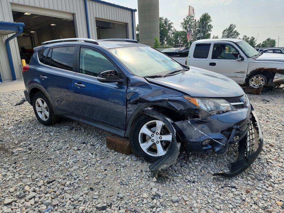 Photo 4 from auction – 2013 TOYOTA RAV4 with VIN 2T3RFREV1DW105503