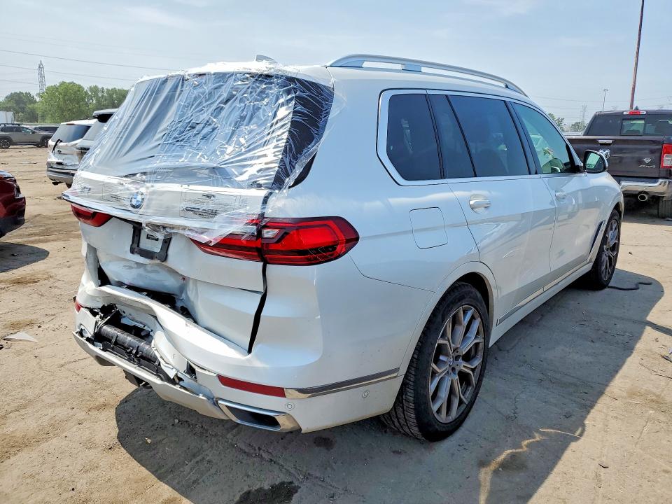 Photo 3 from auction – 2021 BMW X7 with VIN 5UXCW2C07M9E24720