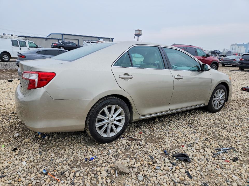 Photo 3 from auction – 2014 TOYOTA CAMRY with VIN 4T1BK1FK2EU024037