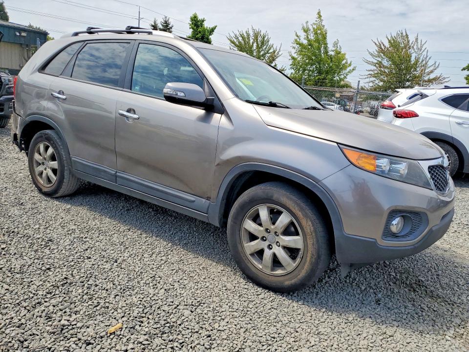 Photo 4 from auction – 2012 KIA SORENTO with VIN 5XYKT3A64CG265930
