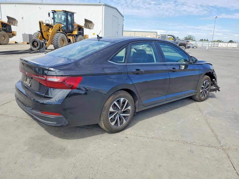 Photo 3 from auction – 2026 VOLKSWAGEN JETTA with VIN 3VW5W7BUXTM012720