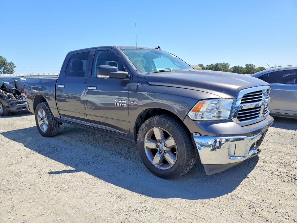 Photo 4 from auction – 2017 RAM 1500 with VIN 3C6RR6LT6HG610778