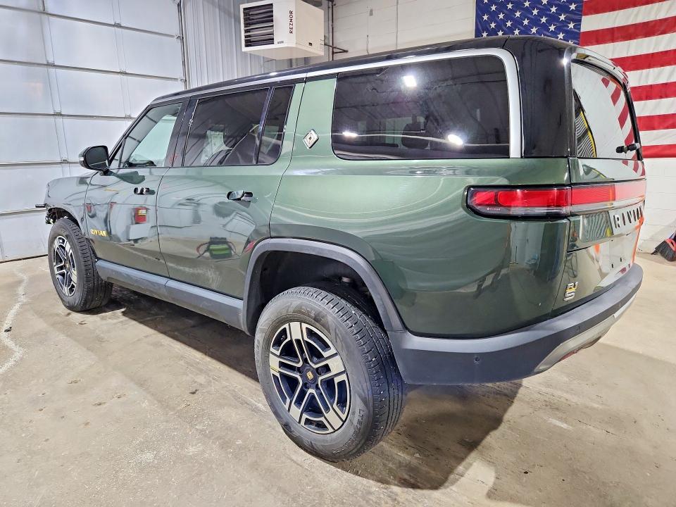 Photo 2 from auction – 2022 RIVIAN R1S with VIN 7PDSGABL9NN002253