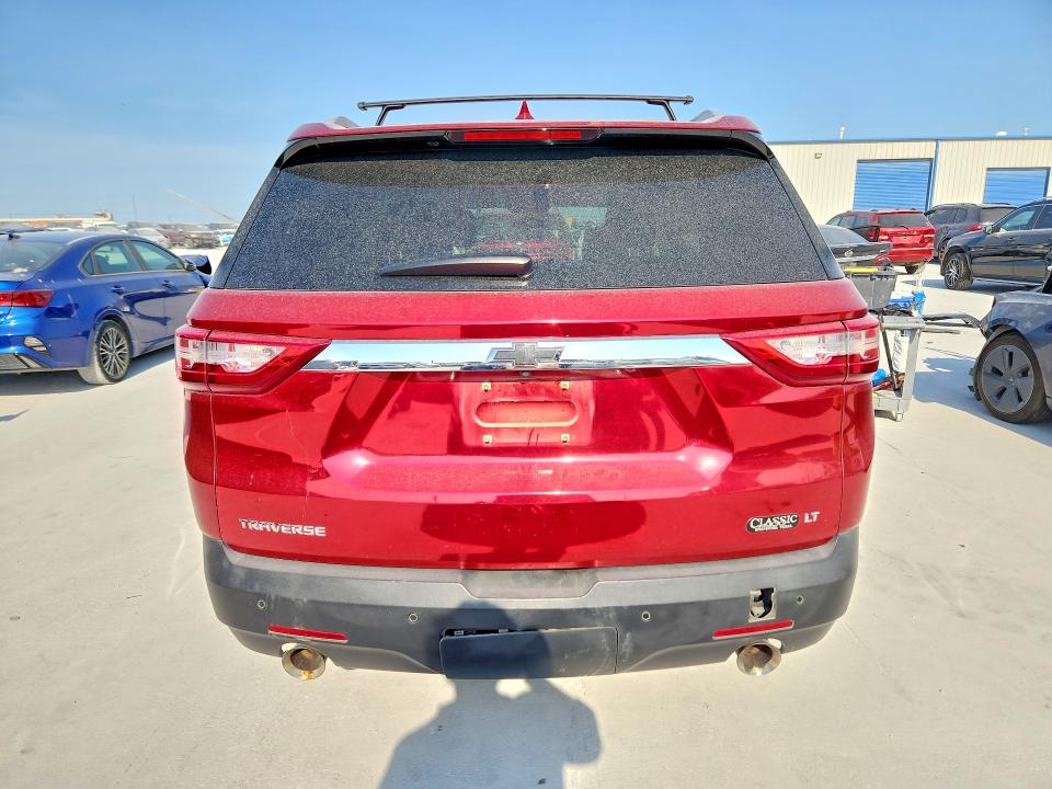 Photo 6 from auction – 2018 CHEVROLET TRAVERSE with VIN 1GNERGKW7JJ107331