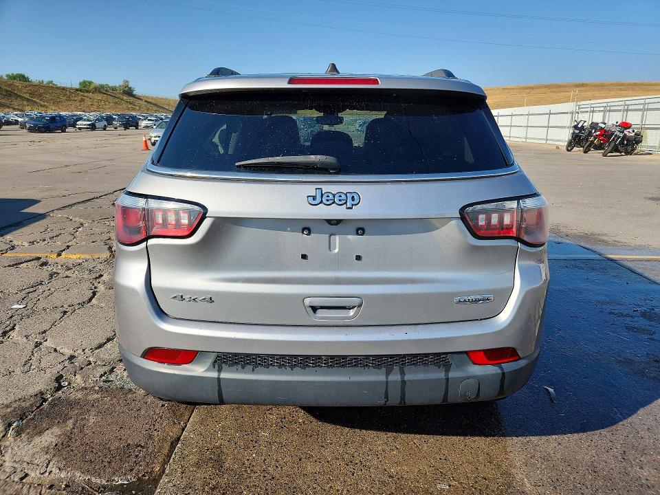 Photo 6 from auction – 2019 JEEP COMPASS with VIN 3C4NJDBB7KT818310