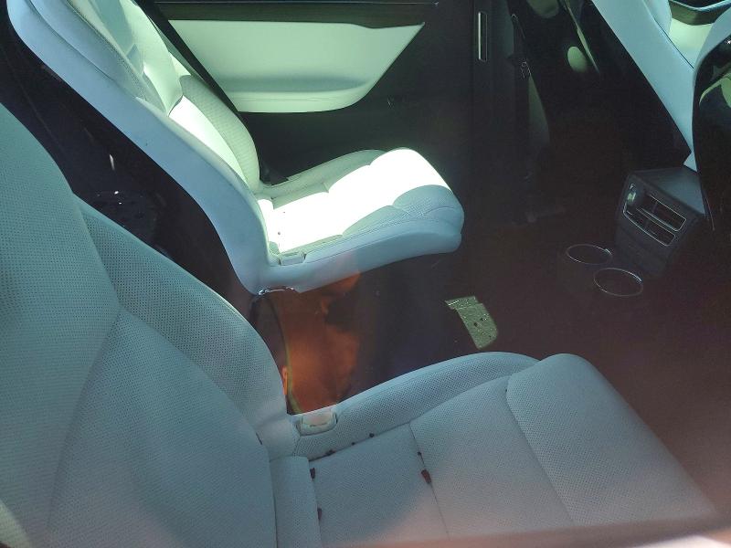 Photo 10 from auction – 2016 TESLA MODEL X with VIN 5YJXCBE24GF005502