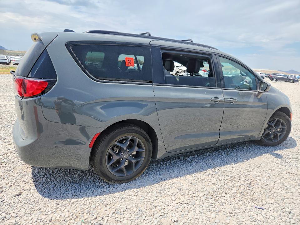 Photo 3 from auction – 2020 CHRYSLER PACIFICA with VIN 2C4RC1EG1LR127036